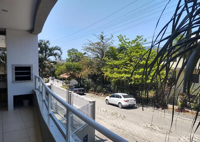 Bombinhas Centro, apartamento 02 dorm, ótima localização