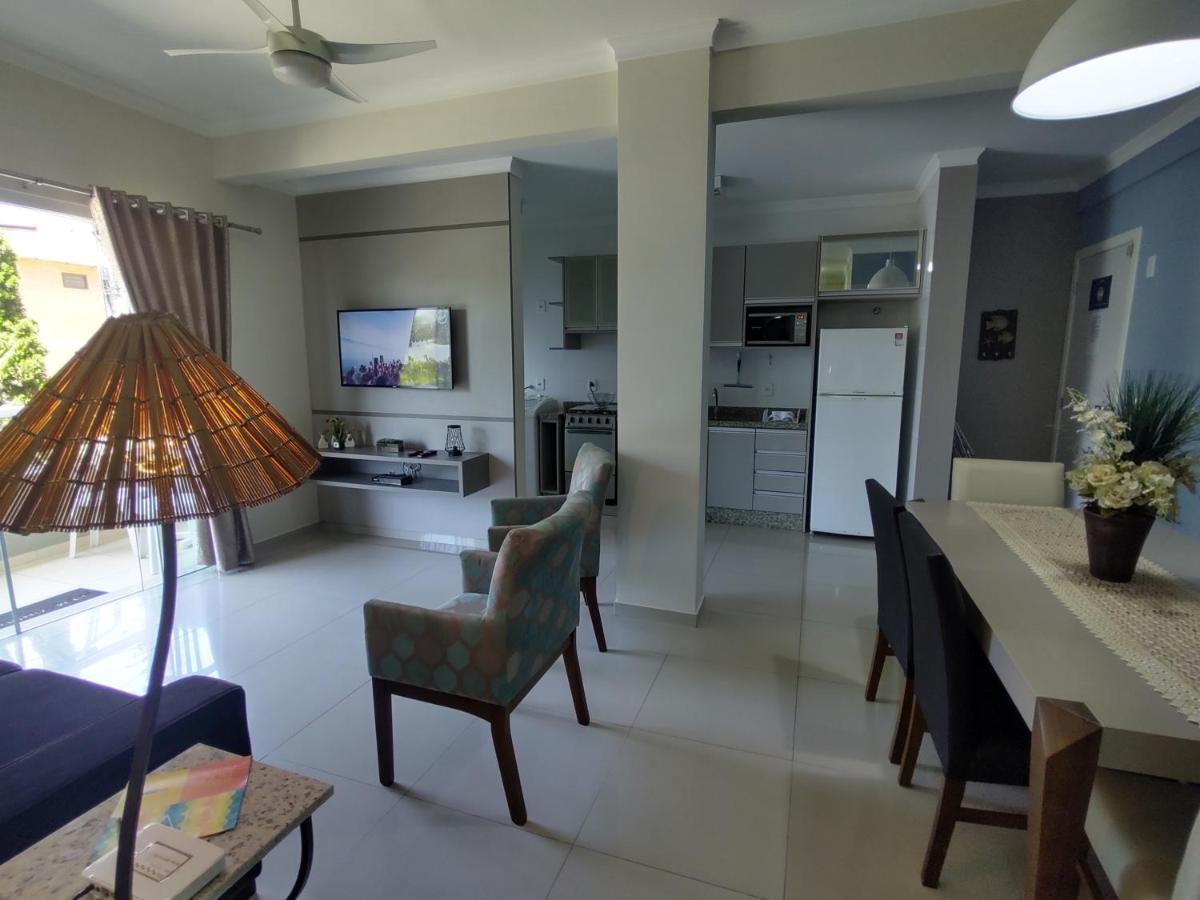 Centro, 02 Dorm, ótima Localização Apartamento *